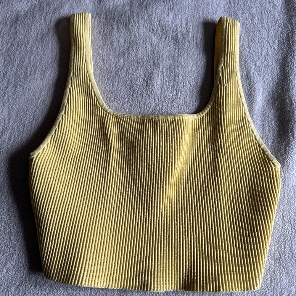 Aritzia: Babaton Sculpt Knit Tank in Yellow size Medium